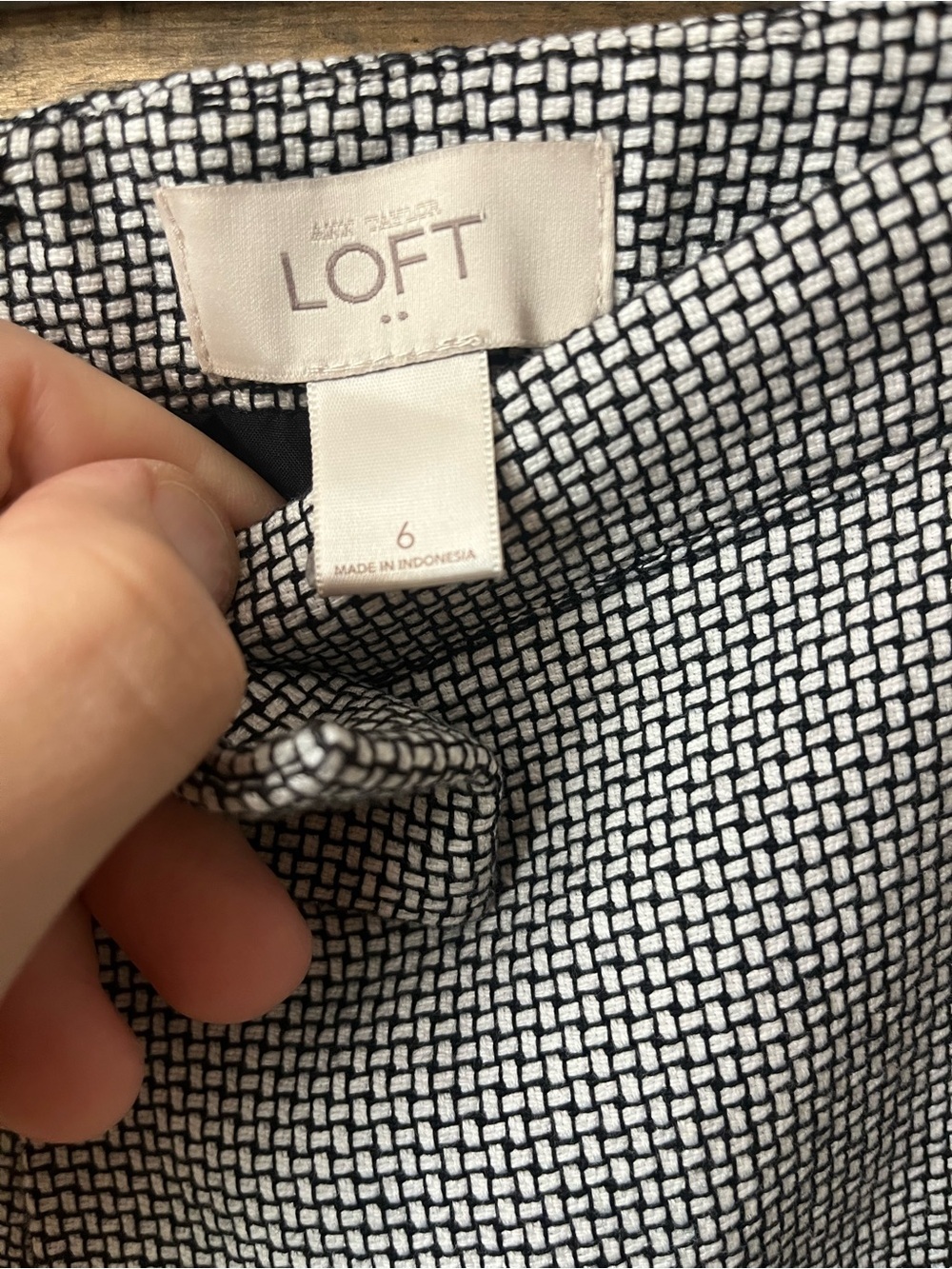 LOFT Black and White Houndstooth A-Line Skirt with Waist Bow - Picture 3 of 4